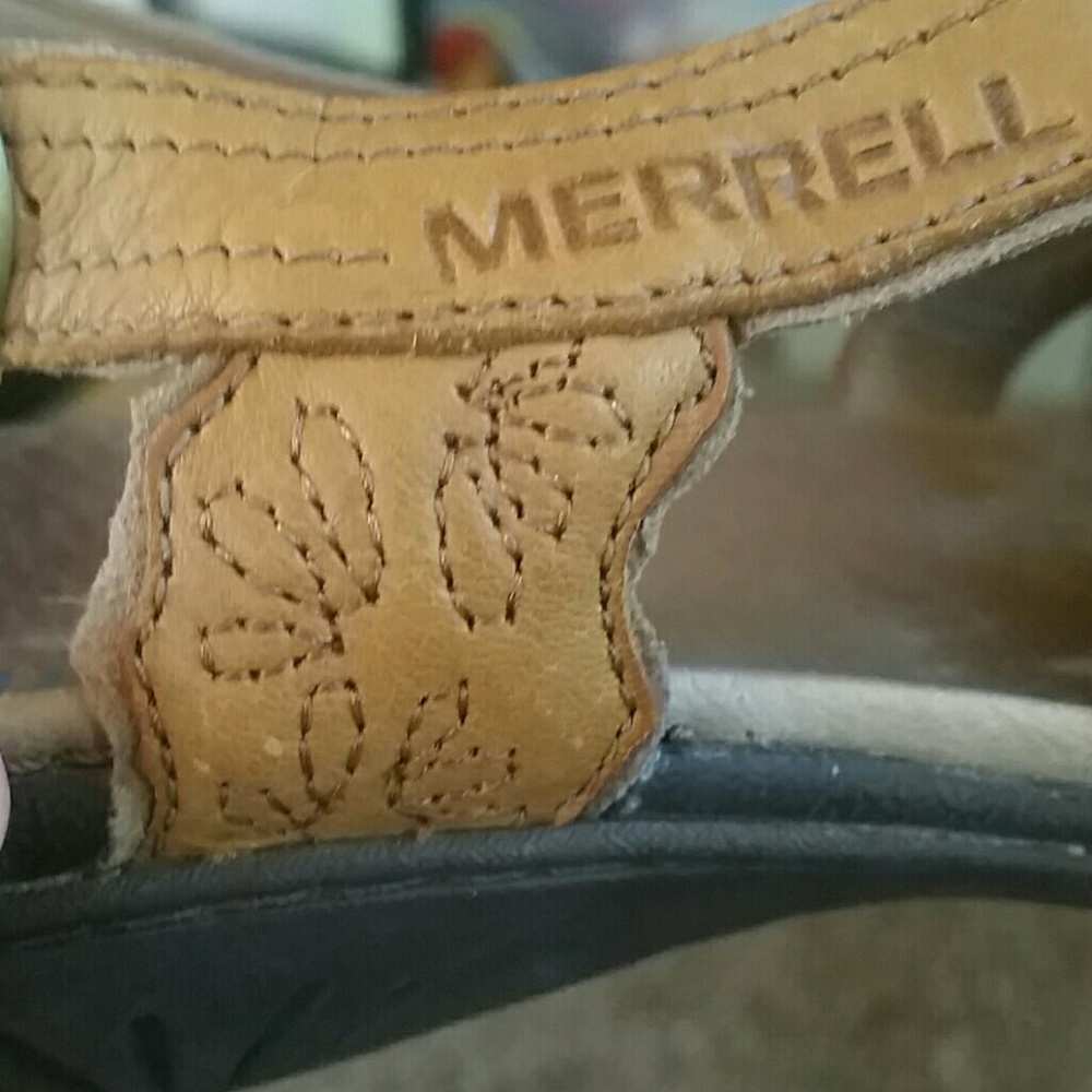 Merrell leather sandle size 7
